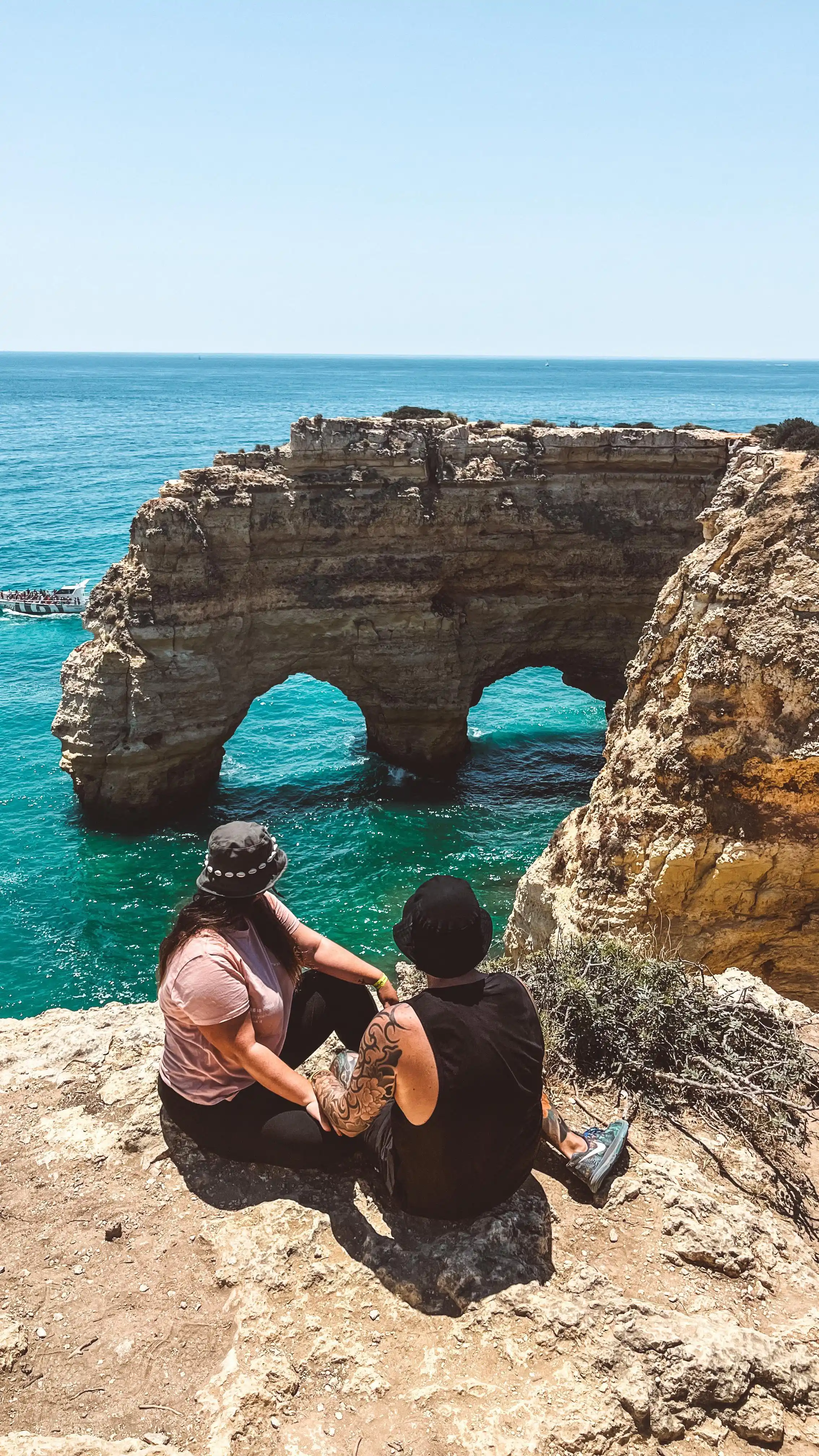 Explorando Algarve y Azores: Un Viaje Inolvidable image