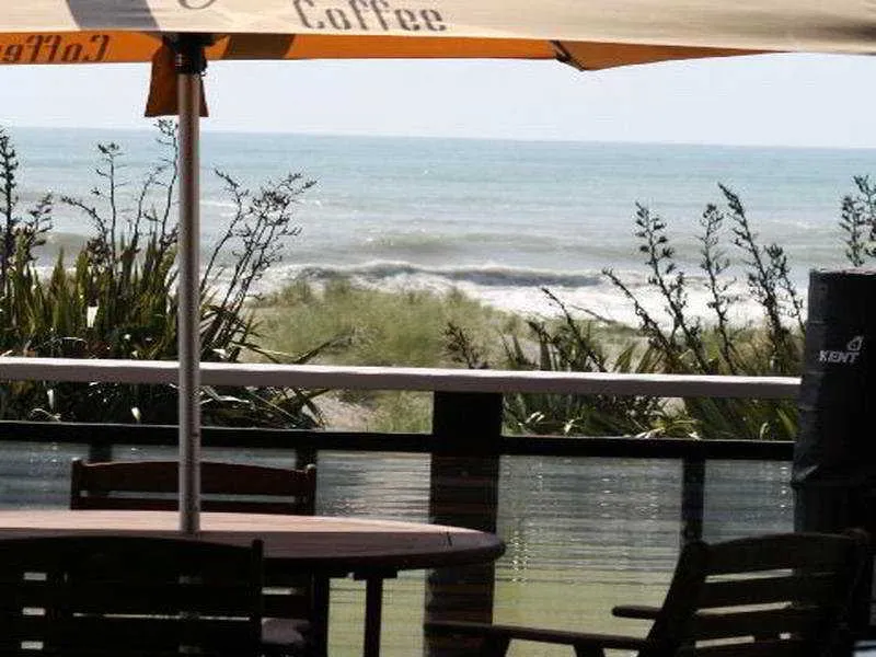 Beachfront Hotel avatar