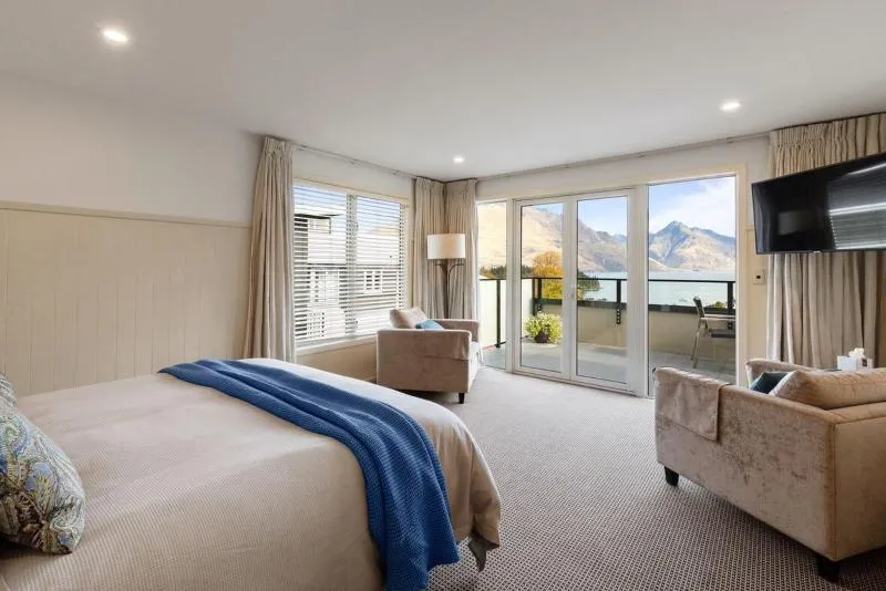 Queenstown House Boutique B&B and Apartments avatar