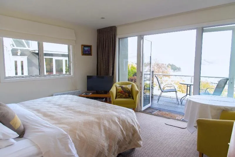 Queenstown House Boutique B&B and Apartments avatar