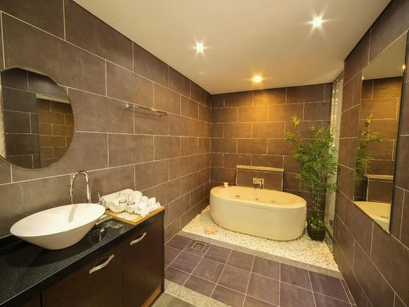 Reve Business Hotel Jeju avatar
