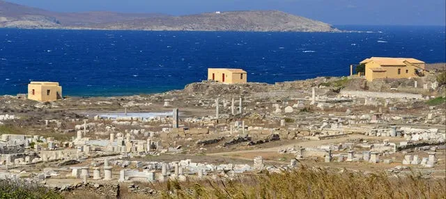 Excursión a las islas de Delos y Rhenia en barco