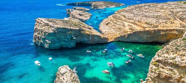 Crucero en catamarán a la isla de Comino y la Laguna Azul