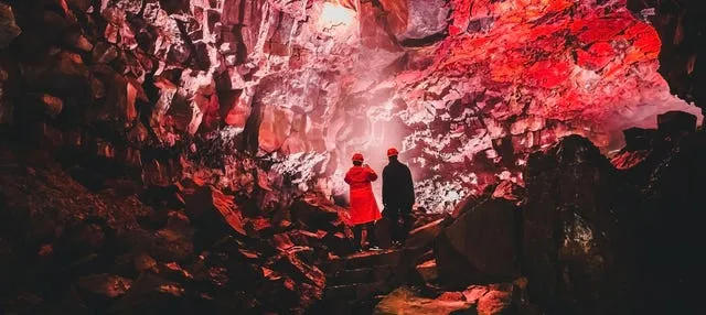 Tour por el túnel de lava Raufarhólshellir