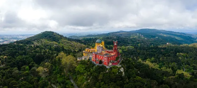 Sintra, Cascais, Palacio da Pena y Quinta da Regaleira