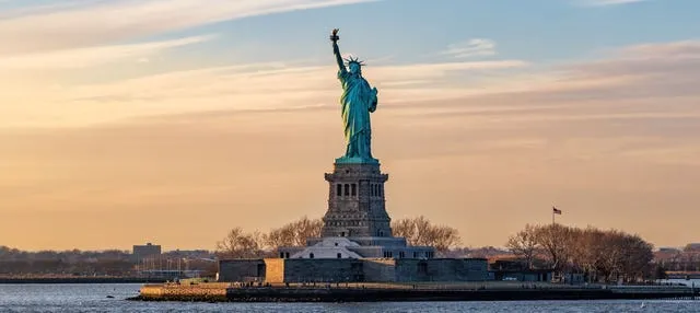 Ferry a la Estatua de la Libertad y Ellis Island con audioguía