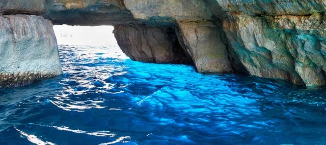 Templos de Hagar Qim y Gruta Azul