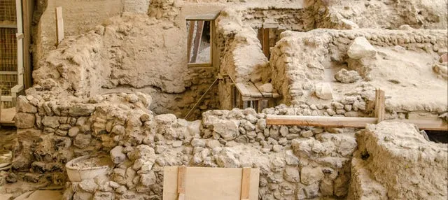 Excursión al yacimiento de Akrotiri