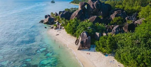 Excursión a la isla La Digue