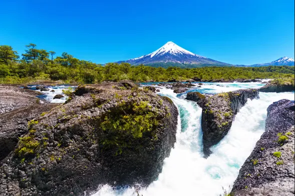 Excursión a los Saltos de Petrohué y volcán Osorno