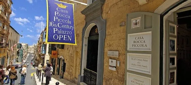 Entrada a la Casa Rocca Piccola