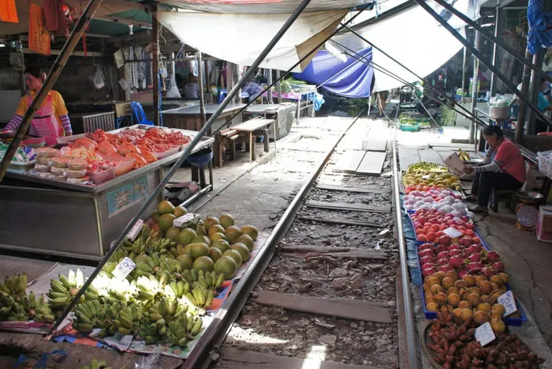 Mercado sobre las vías, mercado flotante y ruinas de Ayutthaya