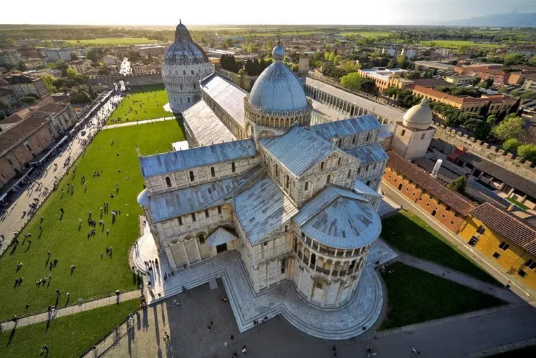 Excursión a Lucca y Pisa