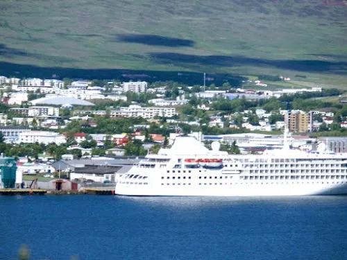 Akureyri hero image
