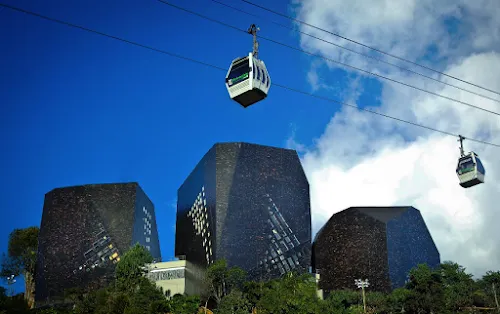 Parque Biblioteca España