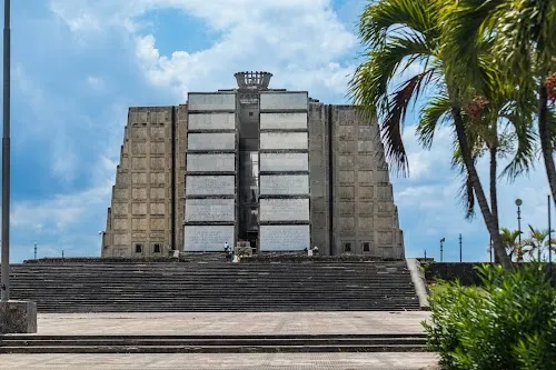 Faro a Colón