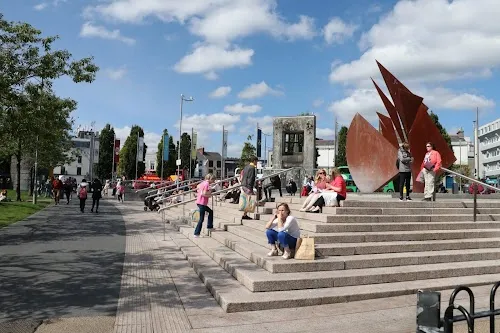Plaza Eyre