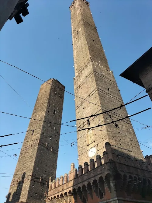 Las Dos Torres: Garisenda y Asinelli