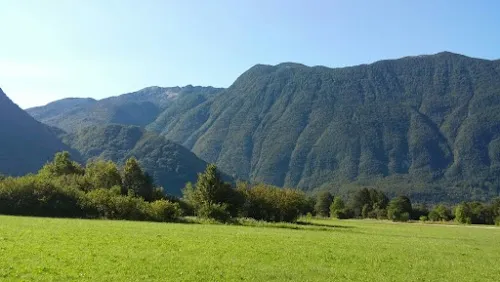Plaza de las Víctimas de Golobar