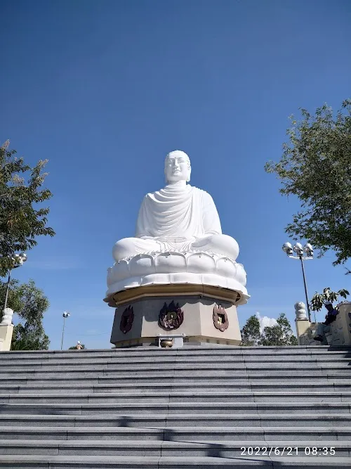 Pagoda Long Son