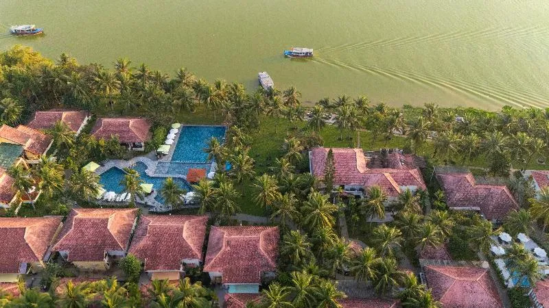 Vinh Hung Riverside Resort & Spa