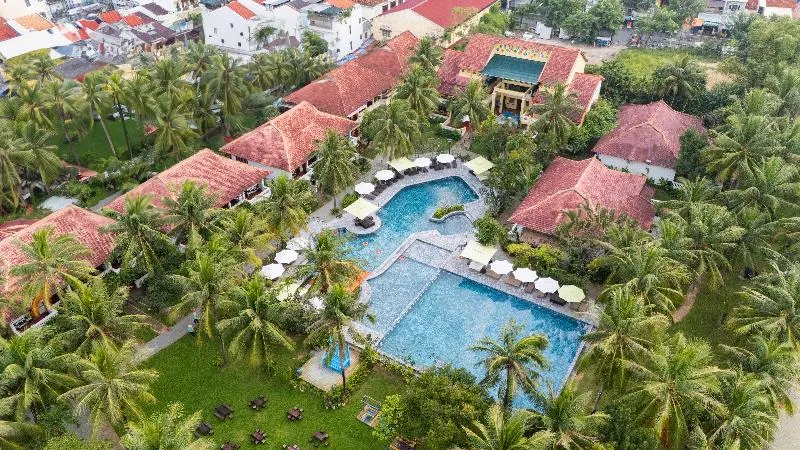 Vinh Hung Riverside Resort & Spa