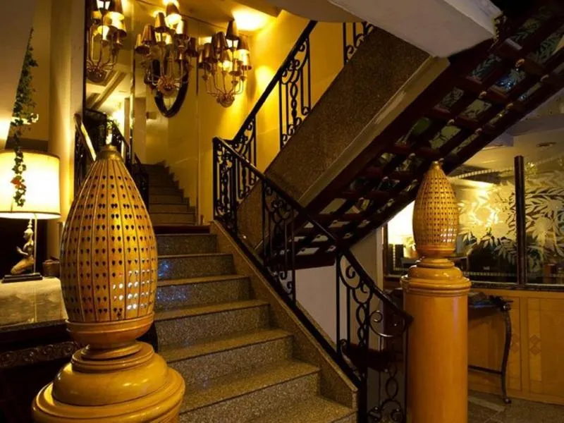 Diamond City Hotel