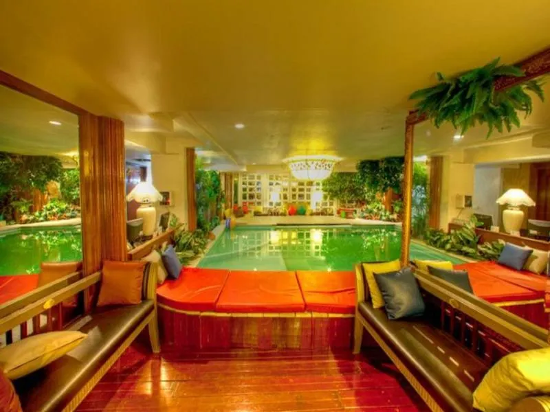 Diamond City Hotel