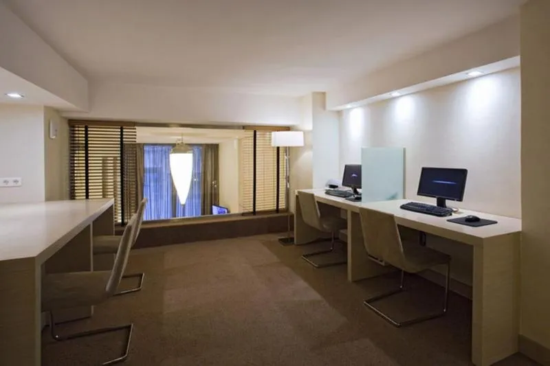 Central Hotel
