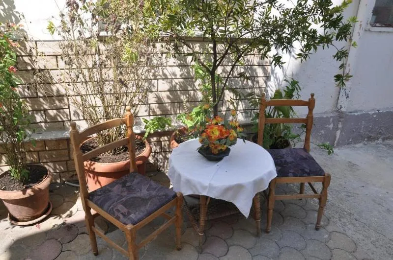 Pik Loti Hotel
