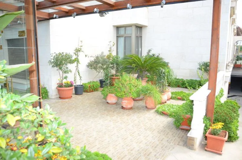 Jad Hotel Suites