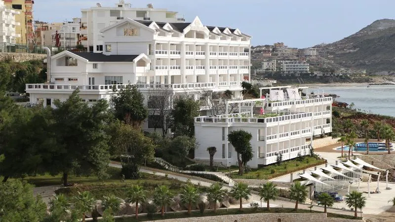 Santa Quaranta Premium Resort