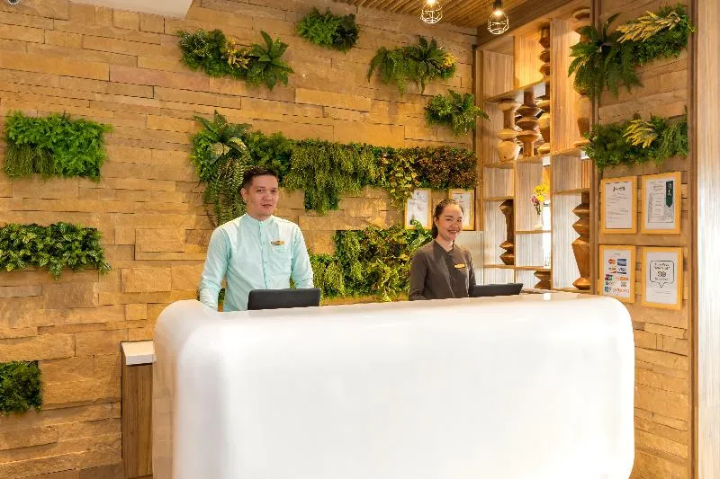 Oakwood Hotel Journeyhub Phuket