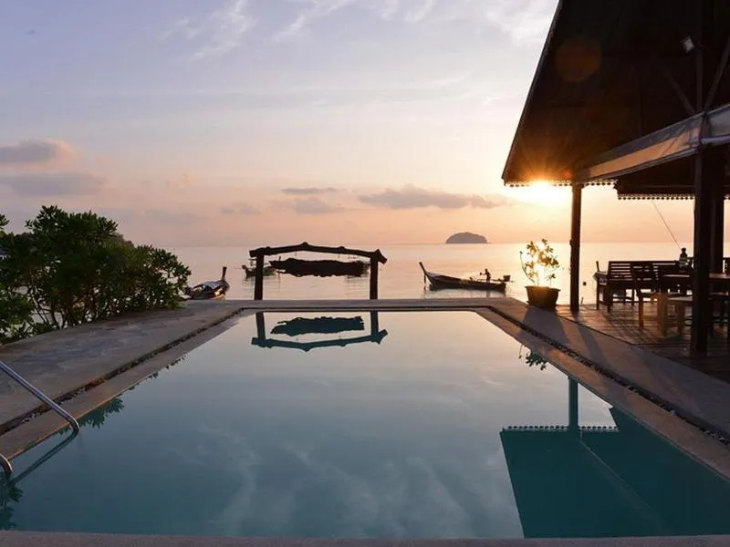 Lipe Power Beach Resort