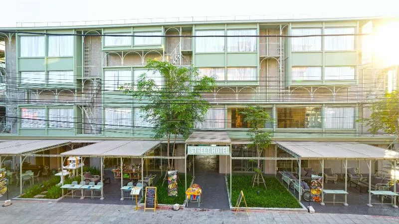 Samsen Street Hotel (SHA Extra+)